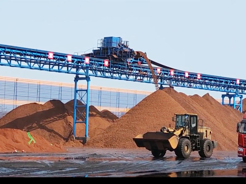 Наш конвейер-перегрузчик для поточной обработки отвалов