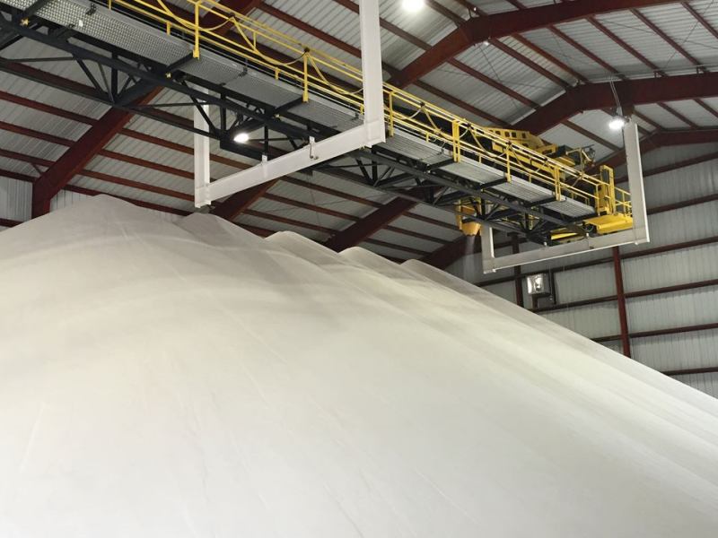 Система сбрасывающего конвейера на рельсах