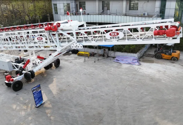 stacker conveyor system