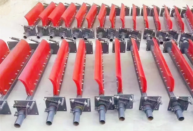 Первичный очиститель ленты