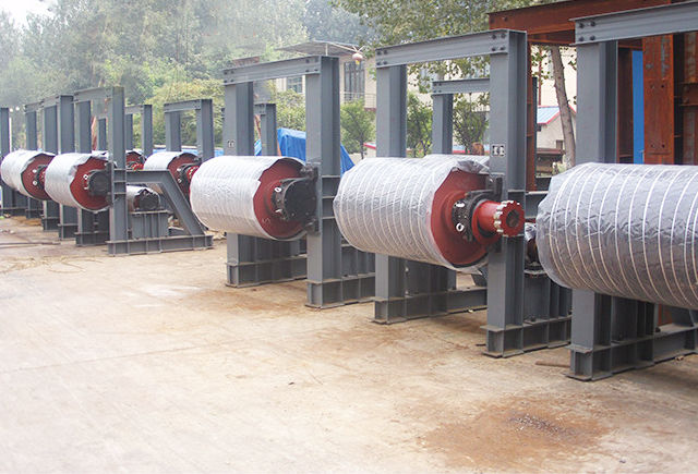 Конвейерный шкив с отводом