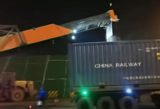 Aggregate Stacking Conveyor