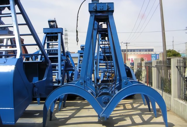 Лесозаготовительный захват для обработки древесины