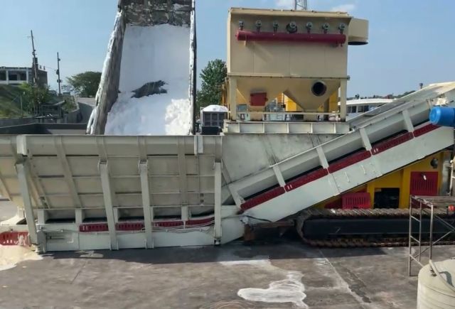 Разгрузчик грузовиков | Гусеничный приёмно-разгрузочный агрегат