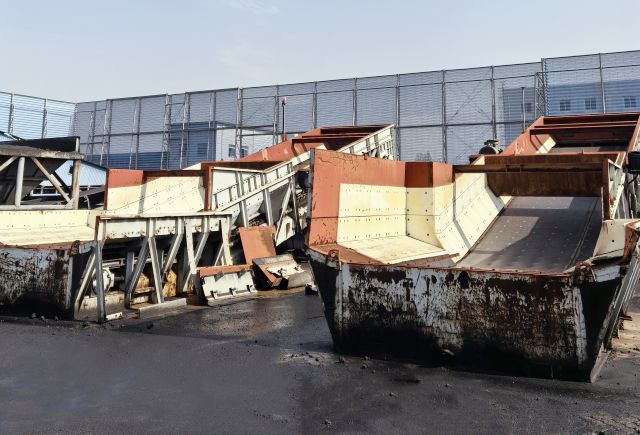 Разгрузчик грузовиков | Стационарные приемные устройства для сыпучих материалов