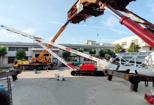Судовой погрузчик с прямой подачей