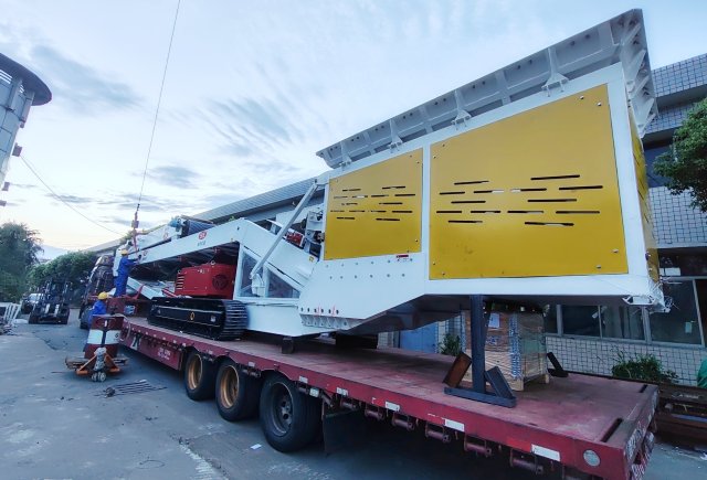 Гусеничный мобильный бункер-питатель серии KTB HF