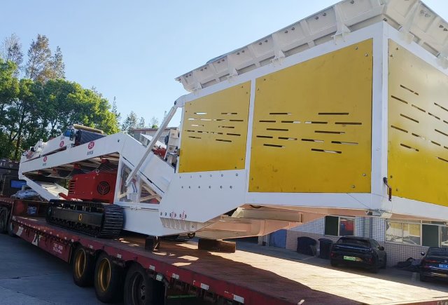 Гусеничный мобильный бункер-питатель серии KTB HF