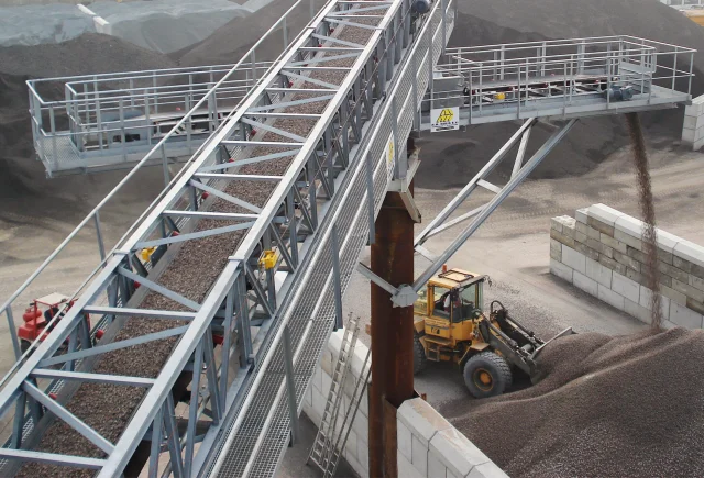 conveyor stone crushing and screening plant