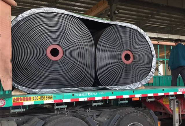 Ленточный конвейер для ткани