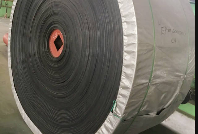 Ленточный конвейер для ткани